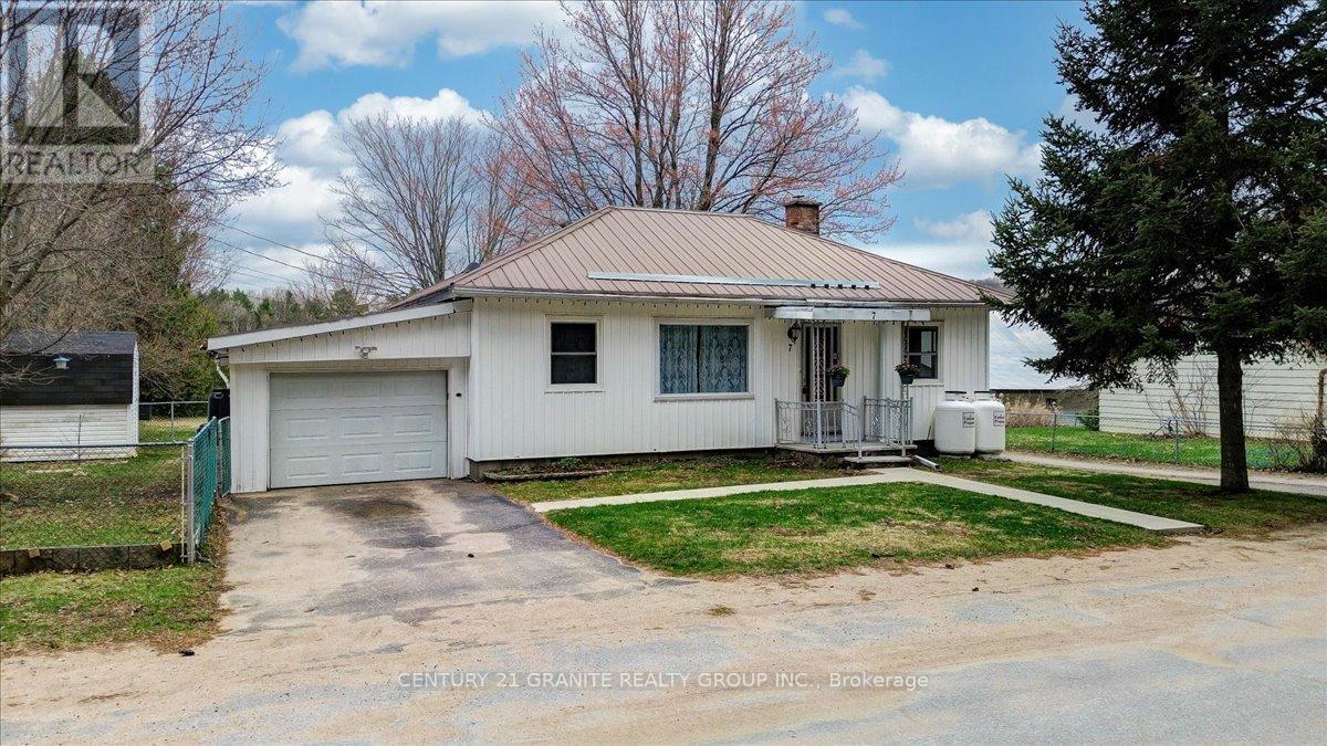 7 FARADAY STREET, bancroft (bancroft ward), Ontario
