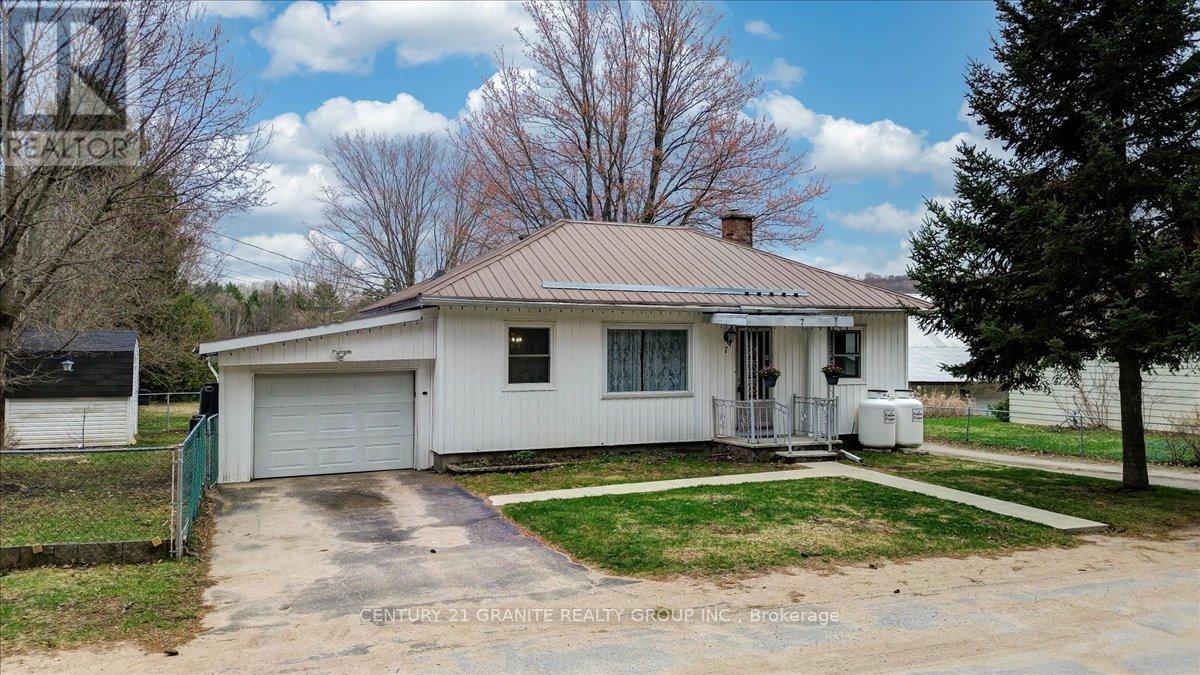 7 Faraday Street, Bancroft (Bancroft Ward), Ontario  K0L 1C0 - Photo 17 - X12115753