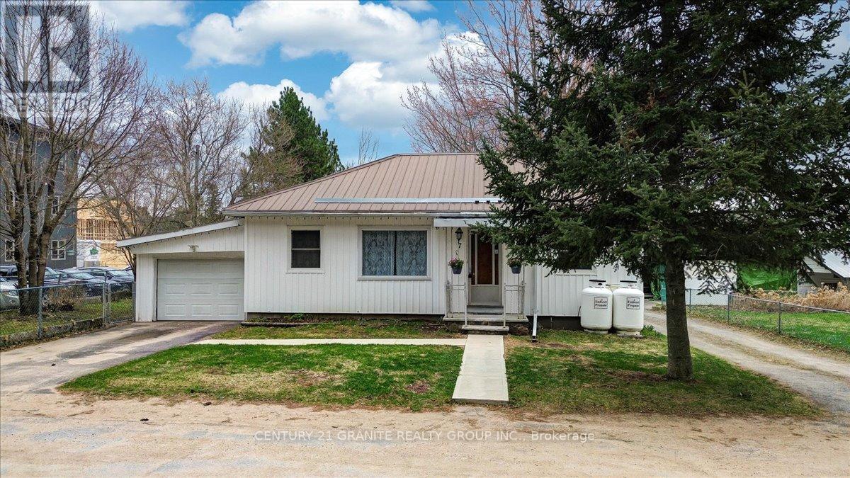 7 Faraday Street, Bancroft (Bancroft Ward), Ontario  K0L 1C0 - Photo 18 - X12115753