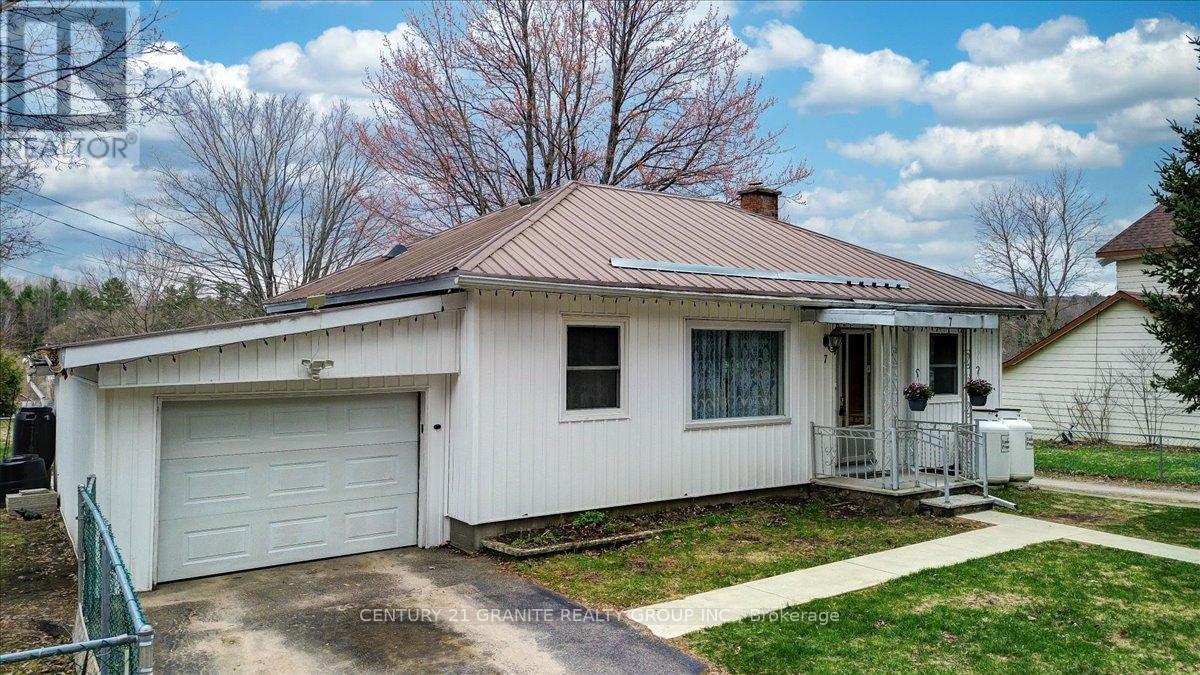 7 Faraday Street, Bancroft (Bancroft Ward), Ontario  K0L 1C0 - Photo 19 - X12115753