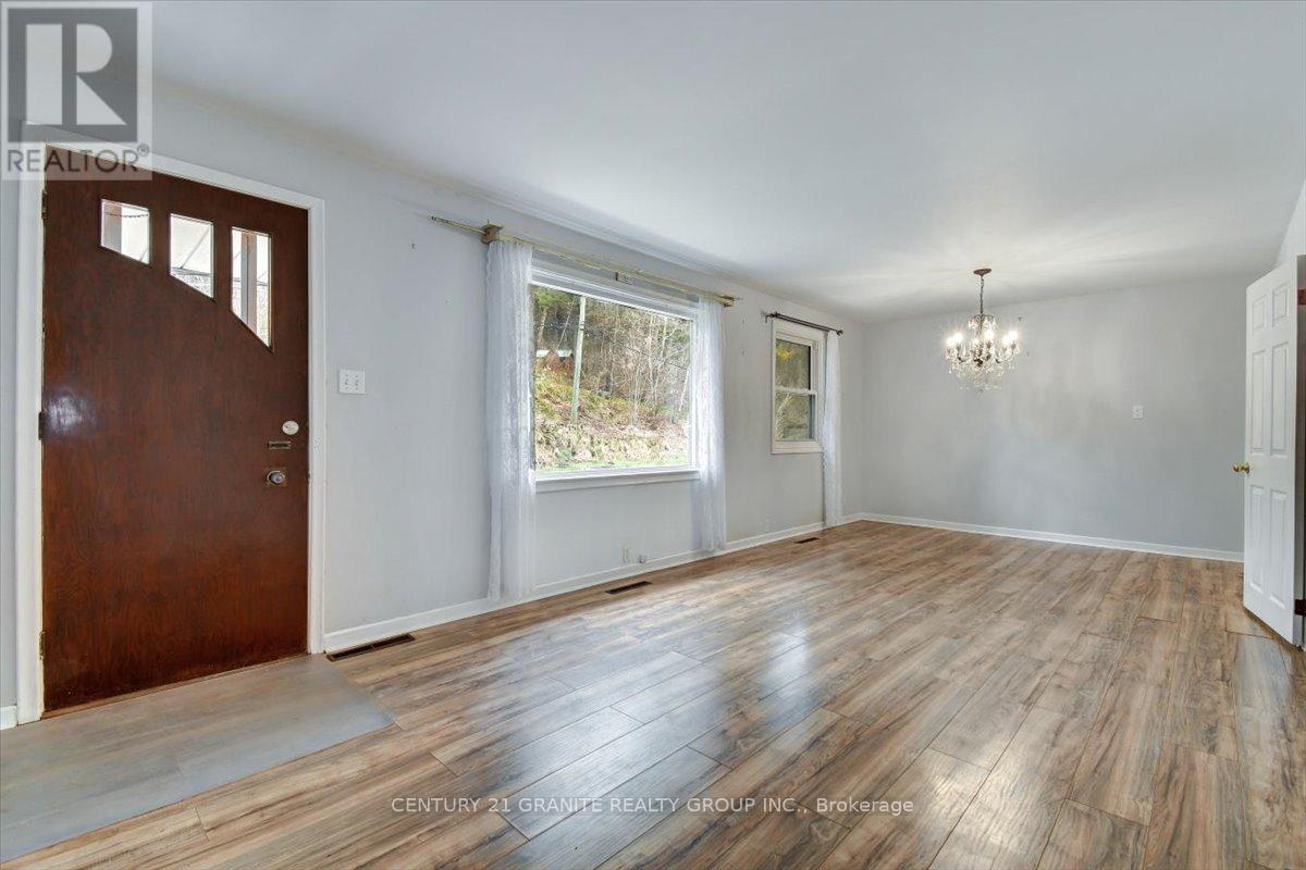 7 Faraday Street, Bancroft (Bancroft Ward), Ontario  K0L 1C0 - Photo 2 - X12115753