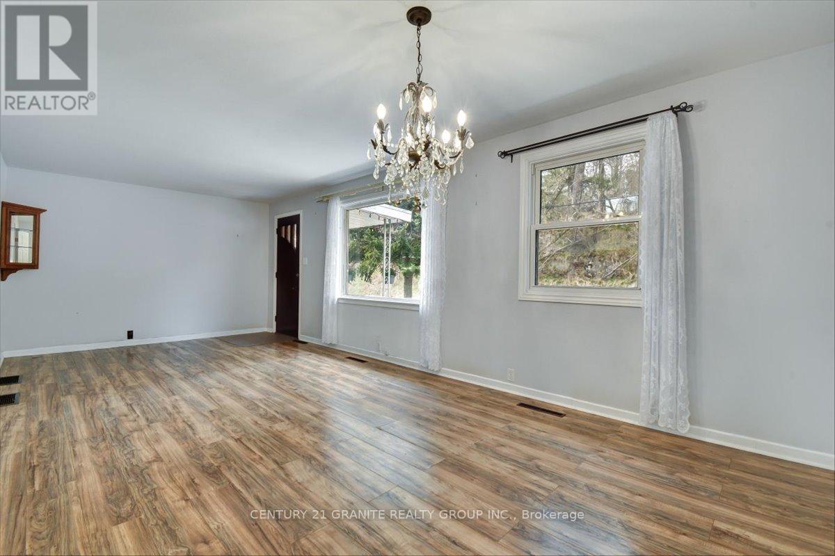 7 Faraday Street, Bancroft (Bancroft Ward), Ontario  K0L 1C0 - Photo 3 - X12115753