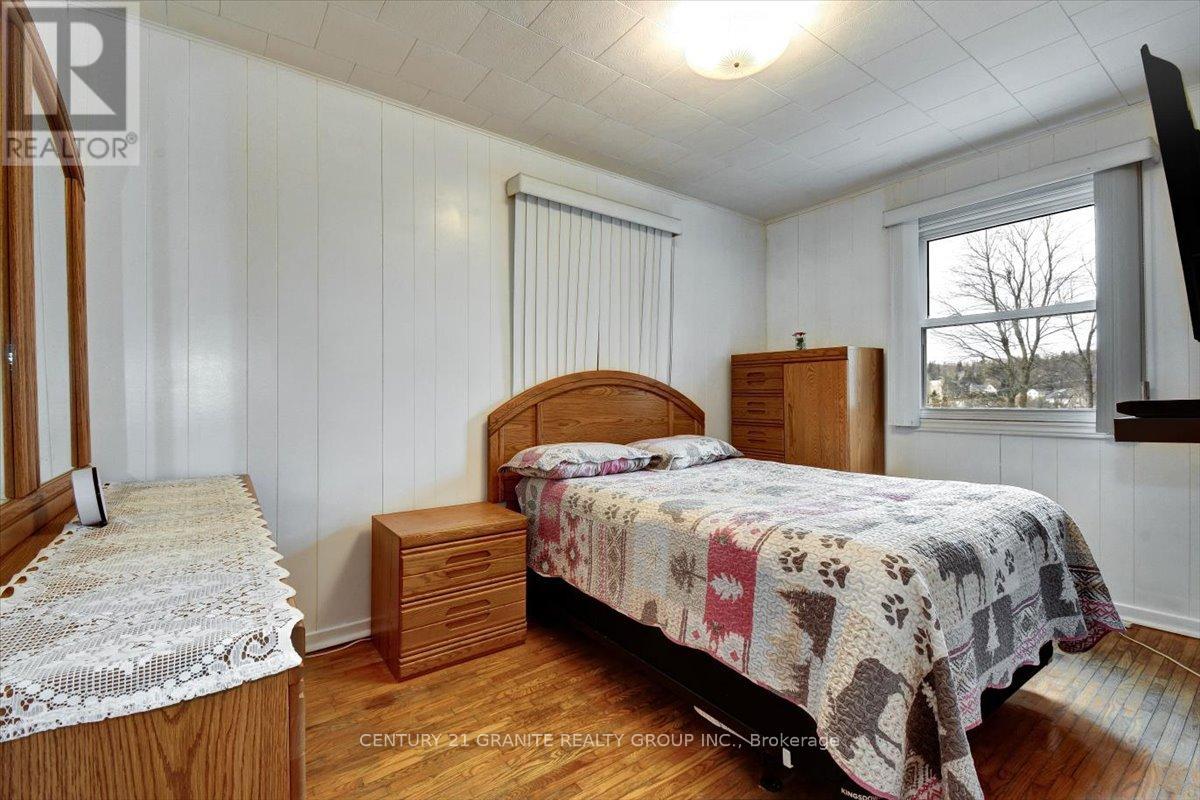 7 Faraday Street, Bancroft (Bancroft Ward), Ontario  K0L 1C0 - Photo 7 - X12115753