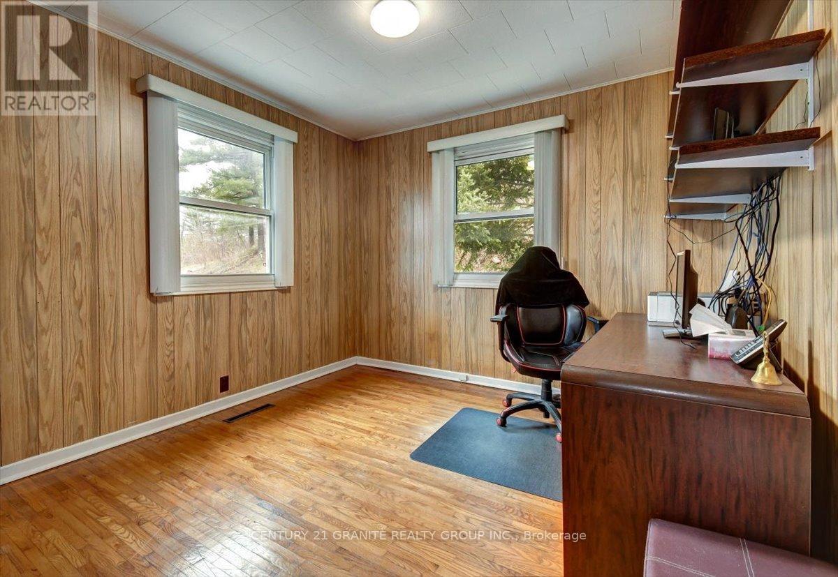 7 Faraday Street, Bancroft (Bancroft Ward), Ontario  K0L 1C0 - Photo 8 - X12115753