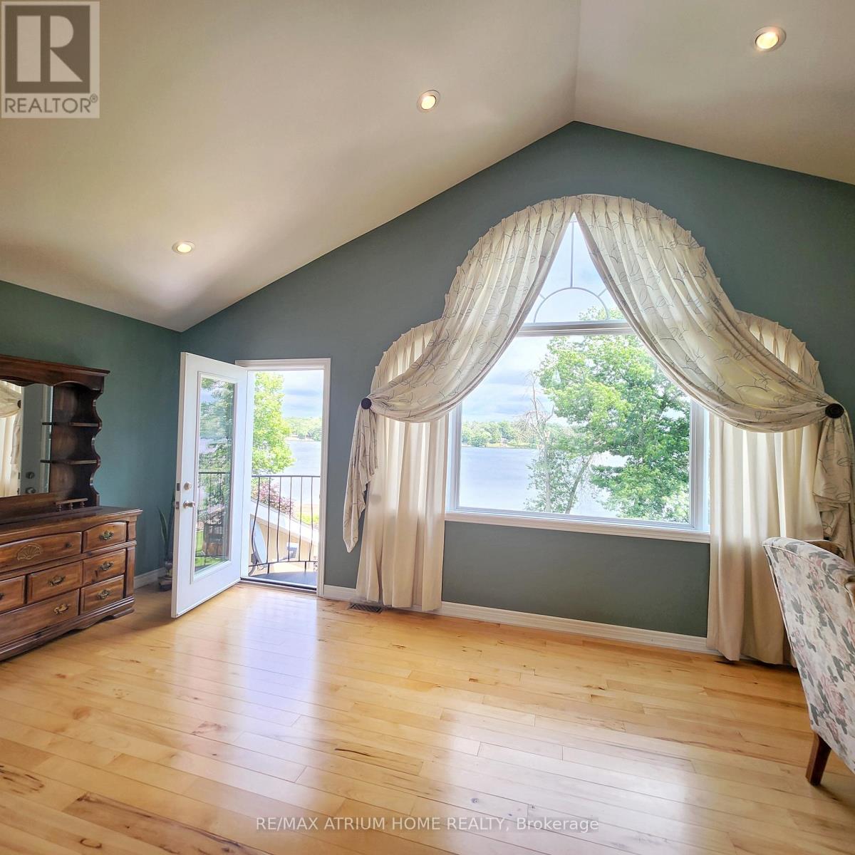 825 Southview Drive, Otonabee-South Monaghan, Ontario  K0L 1B0 - Photo 14 - X12115630