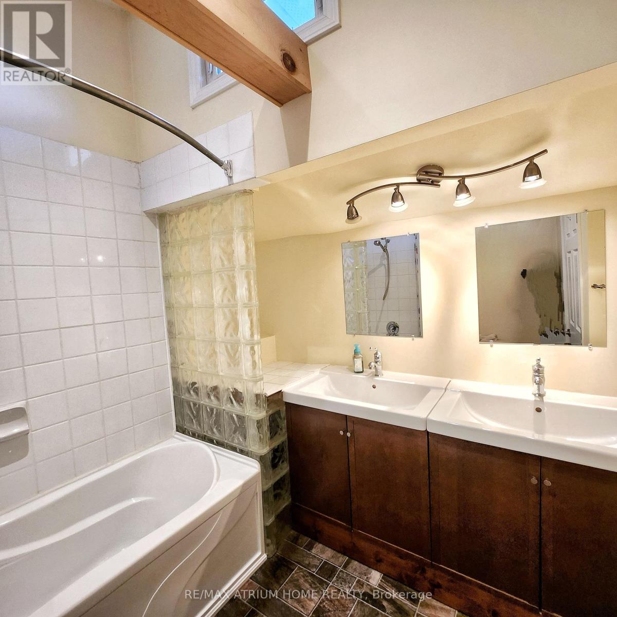825 Southview Drive, Otonabee-South Monaghan, Ontario  K0L 1B0 - Photo 20 - X12115630