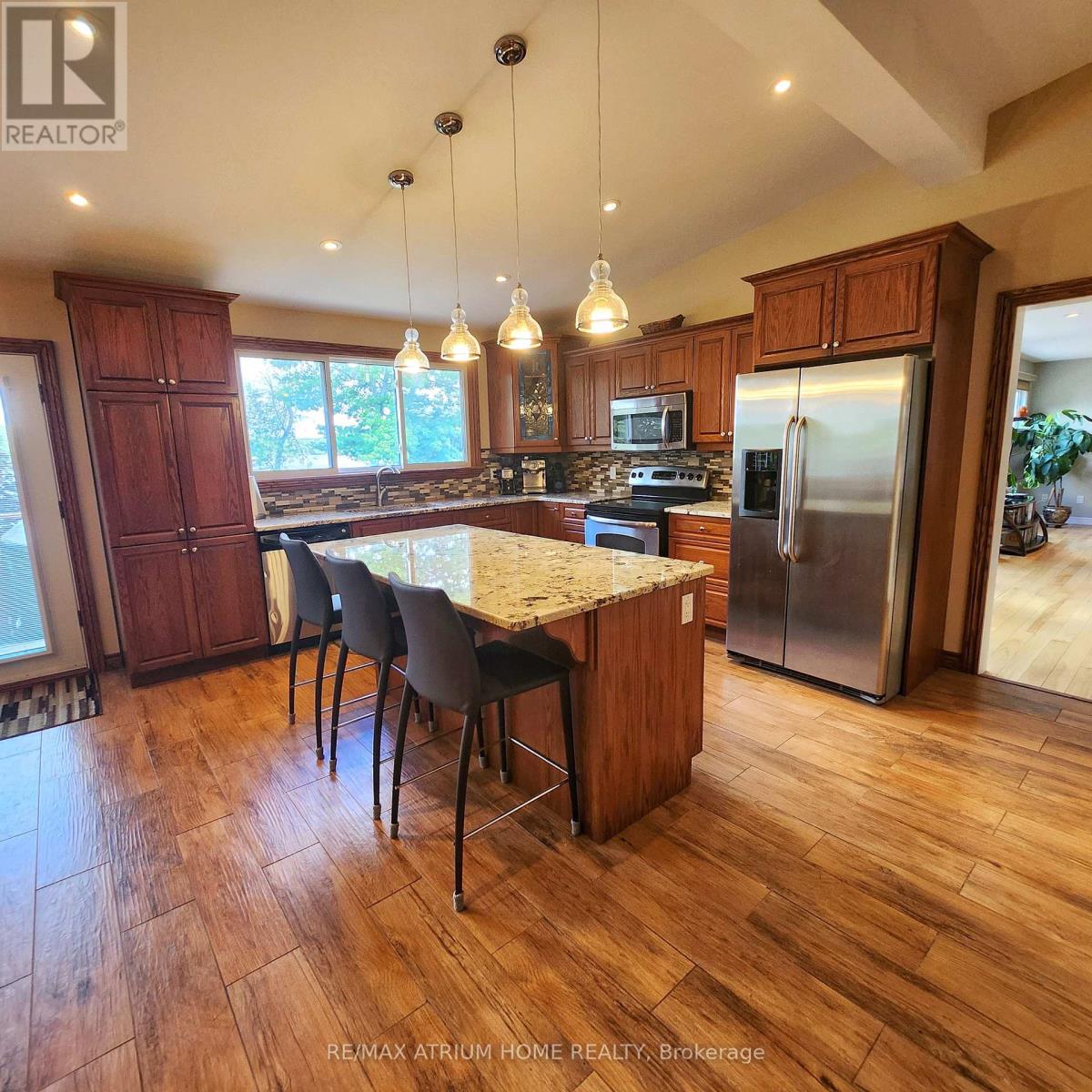 825 Southview Drive, Otonabee-South Monaghan, Ontario  K0L 1B0 - Photo 4 - X12115630