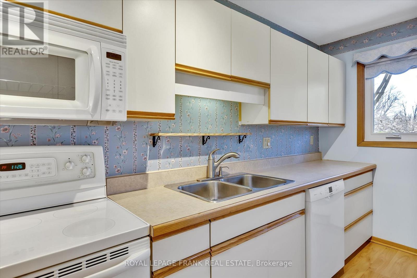 8 - 645 Whitaker Street, Peterborough East (North), Ontario  K9H 7L5 - Photo 21 - X12116714