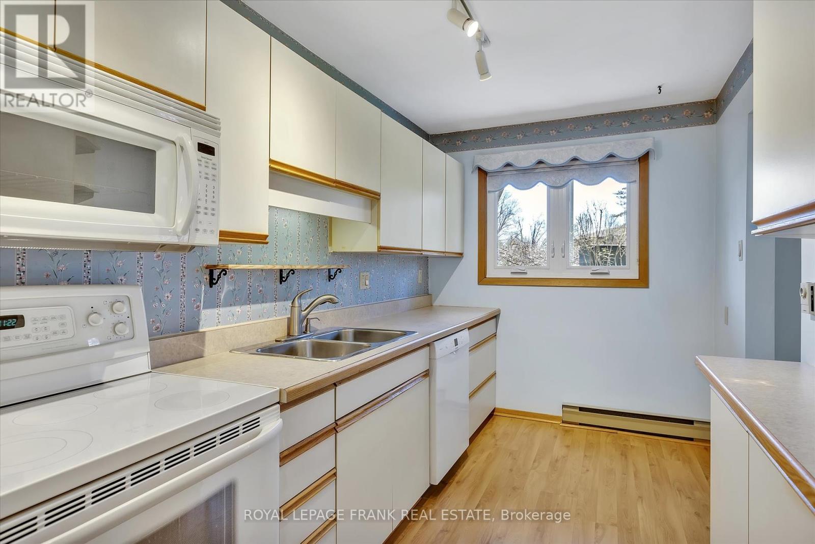 8 - 645 Whitaker Street, Peterborough East (North), Ontario  K9H 7L5 - Photo 23 - X12116714