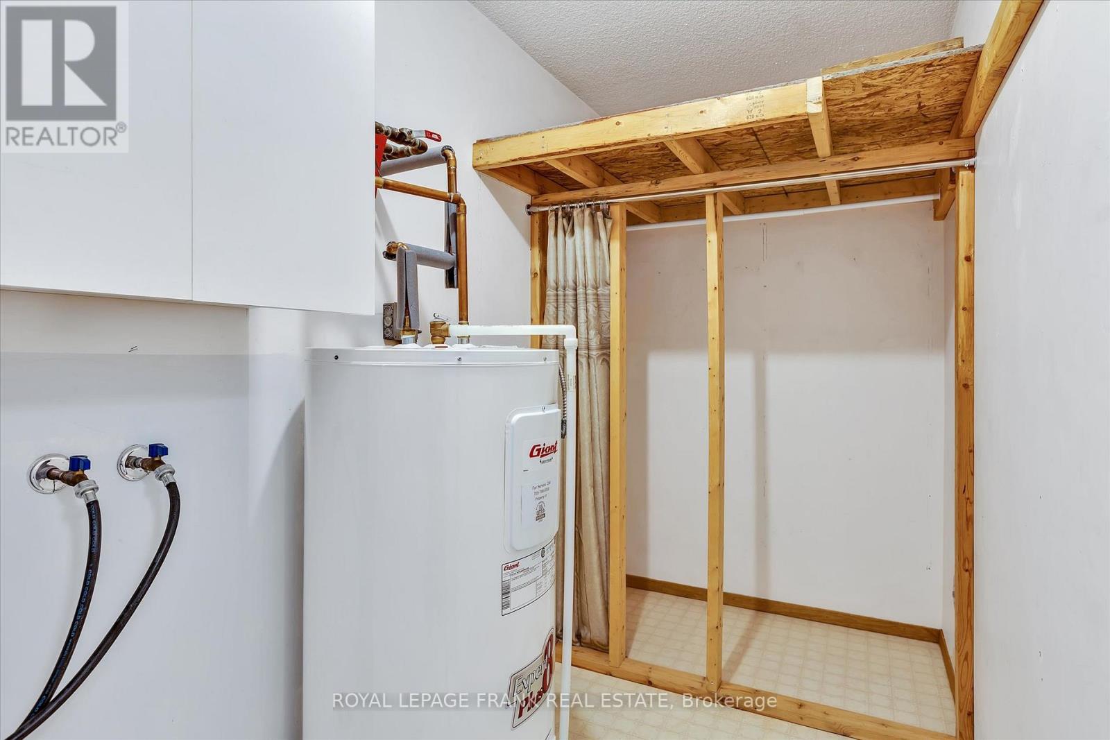 8 - 645 Whitaker Street, Peterborough East (North), Ontario  K9H 7L5 - Photo 32 - X12116714