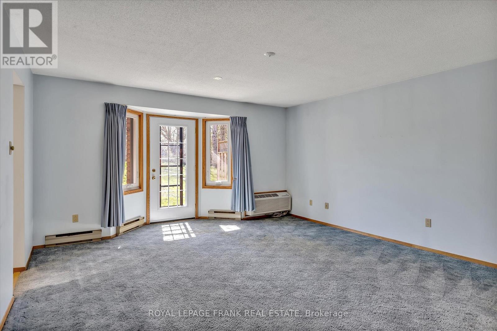 8 - 645 Whitaker Street, Peterborough East (North), Ontario  K9H 7L5 - Photo 8 - X12116714