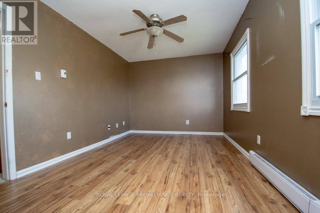 1635 Applewood Crescent, Peterborough West (Central), Ontario  K9K 1N3 - Photo 12 - X12116800