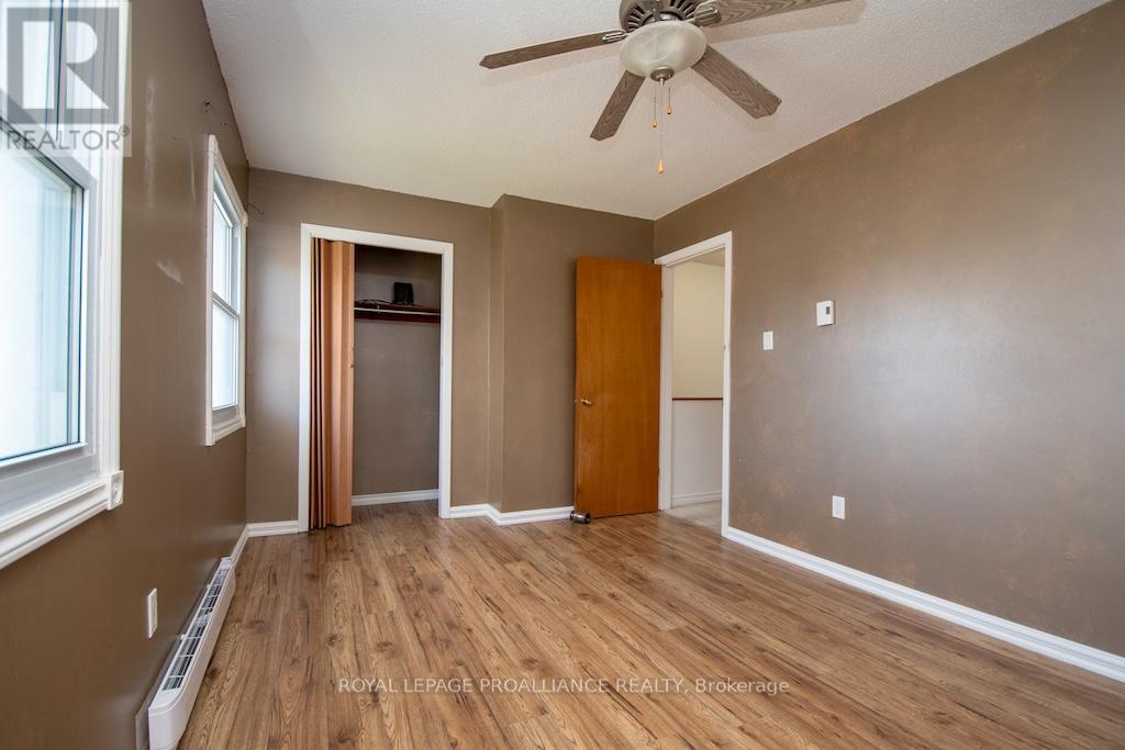 1635 Applewood Crescent, Peterborough West (Central), Ontario  K9K 1N3 - Photo 13 - X12116800