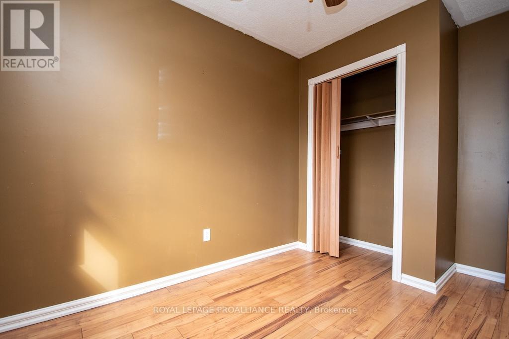 1635 Applewood Crescent, Peterborough West (Central), Ontario  K9K 1N3 - Photo 15 - X12116800