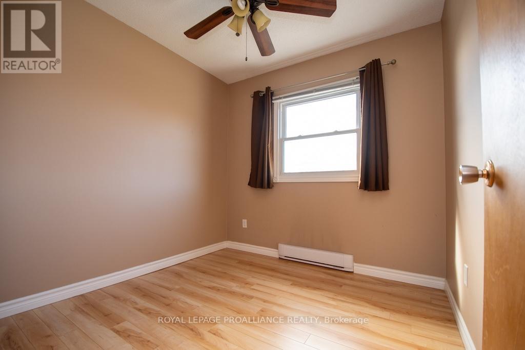 1635 Applewood Crescent, Peterborough West (Central), Ontario  K9K 1N3 - Photo 16 - X12116800