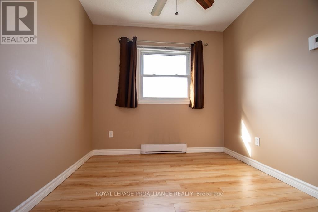 1635 Applewood Crescent, Peterborough West (Central), Ontario  K9K 1N3 - Photo 18 - X12116800