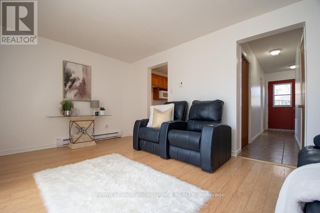 1635 Applewood Crescent, Peterborough West (Central), Ontario  K9K 1N3 - Photo 7 - X12116800