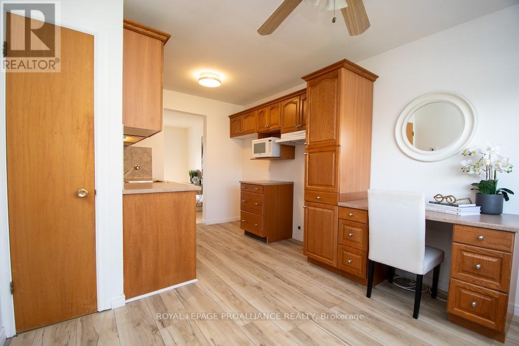 1635 Applewood Crescent, Peterborough West (Central), Ontario  K9K 1N3 - Photo 9 - X12116800
