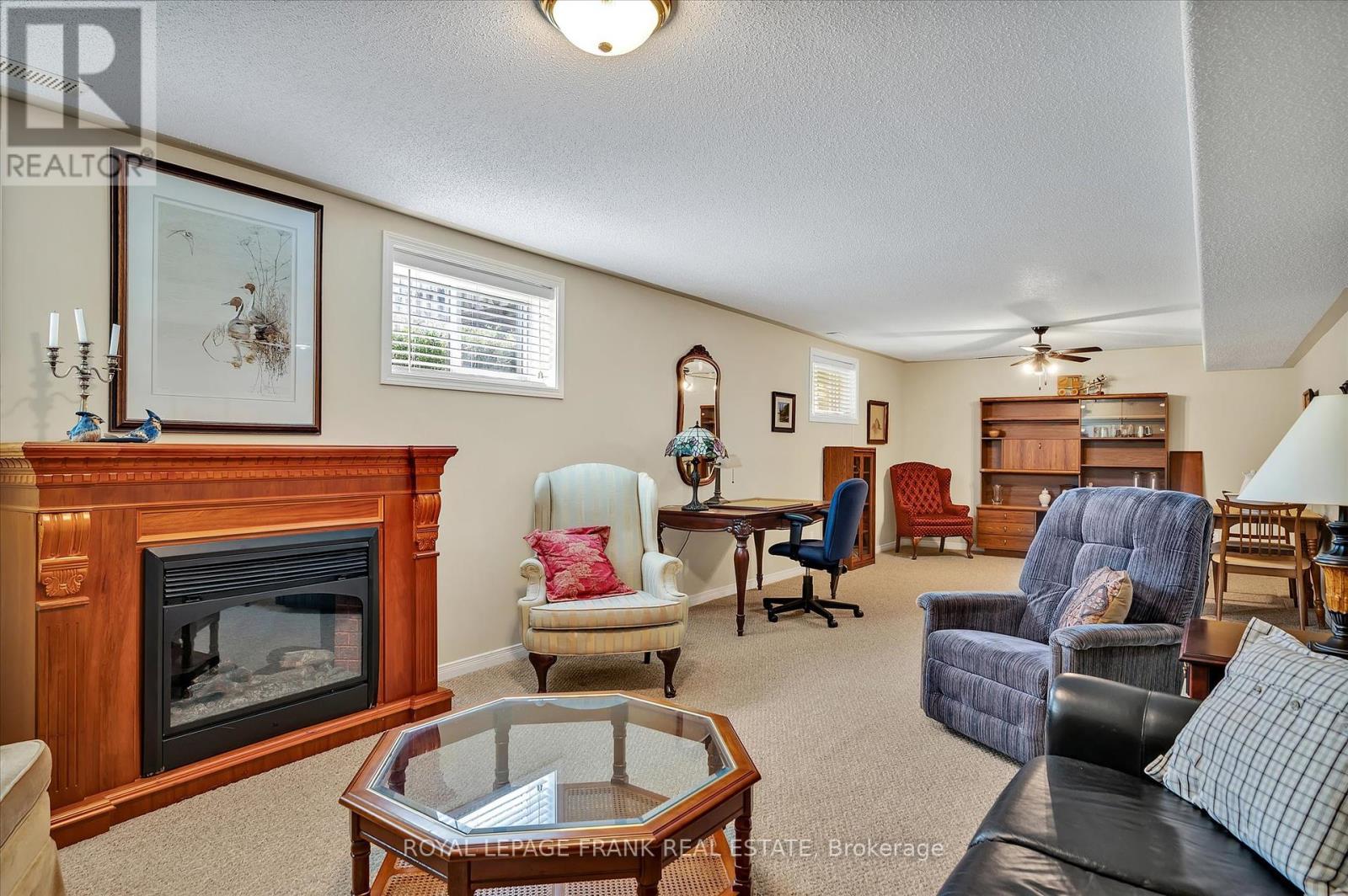 12 - 877 Wentworth Street, Peterborough West (Central), Ontario  K9J 8R7 - Photo 21 - X12116833