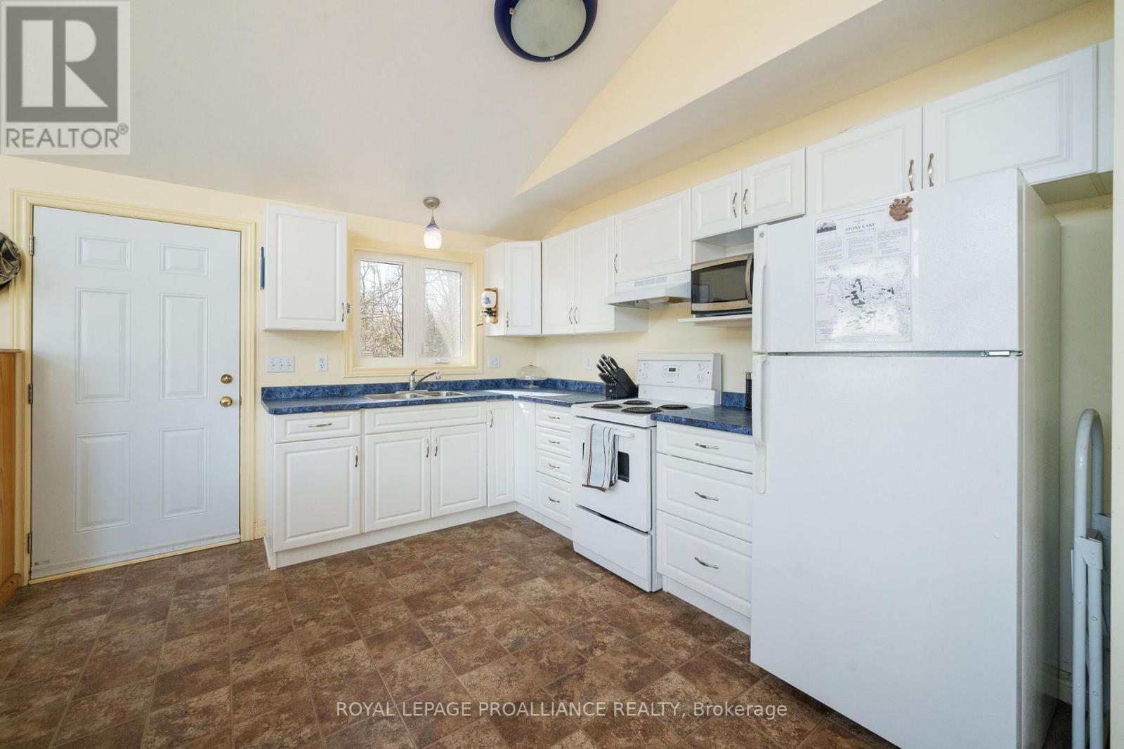 319 Fire Route 4, North Kawartha, Ontario  K0L 2H0 - Photo 12 - X12116884