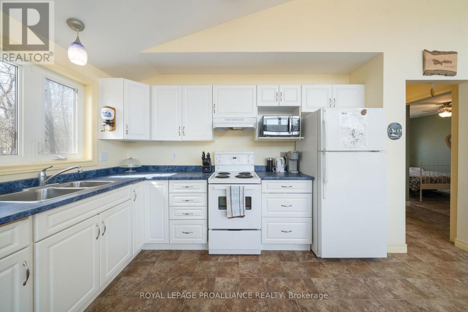 319 Fire Route 4, North Kawartha, Ontario  K0L 2H0 - Photo 14 - X12116884