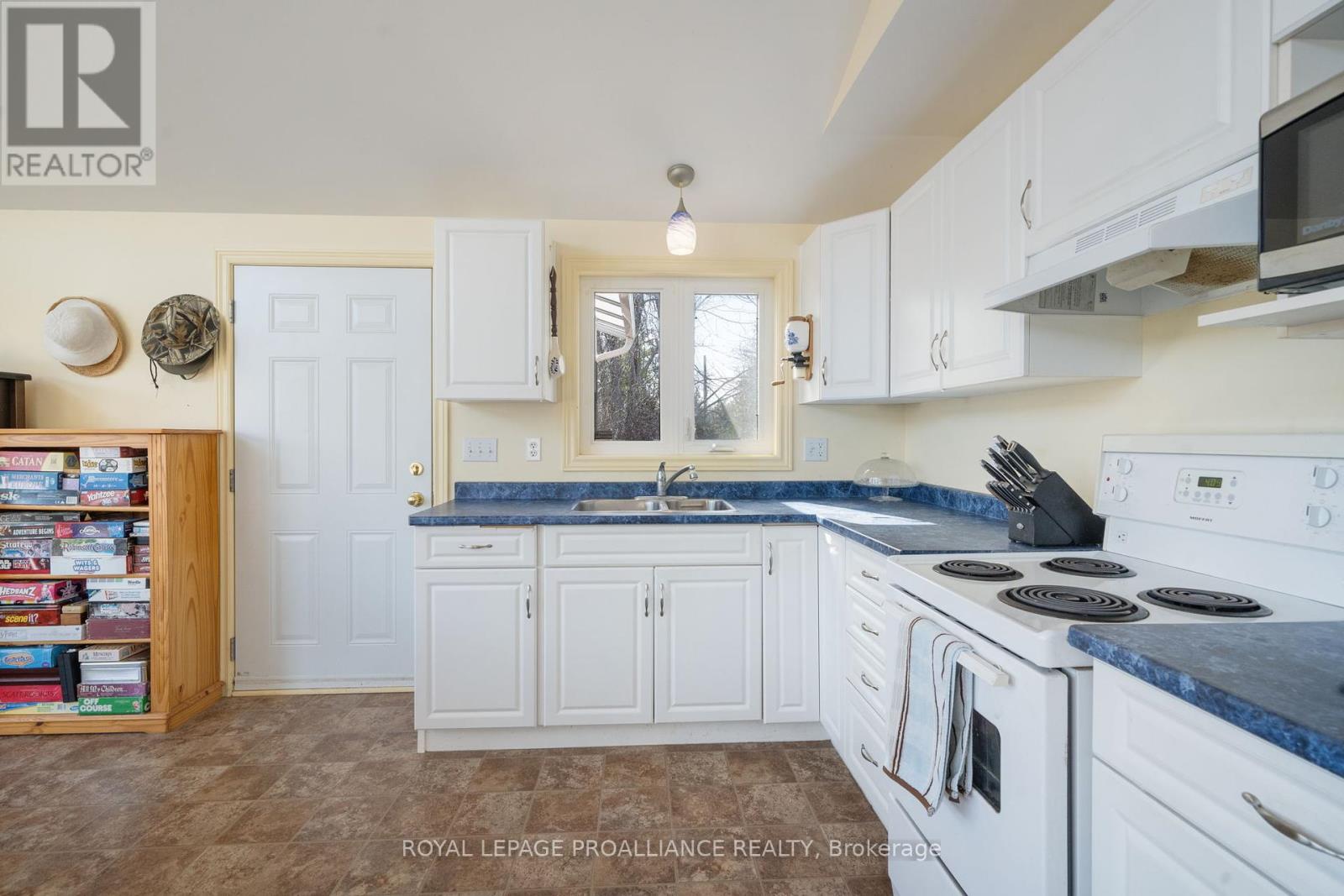 319 Fire Route 4, North Kawartha, Ontario  K0L 2H0 - Photo 15 - X12116884