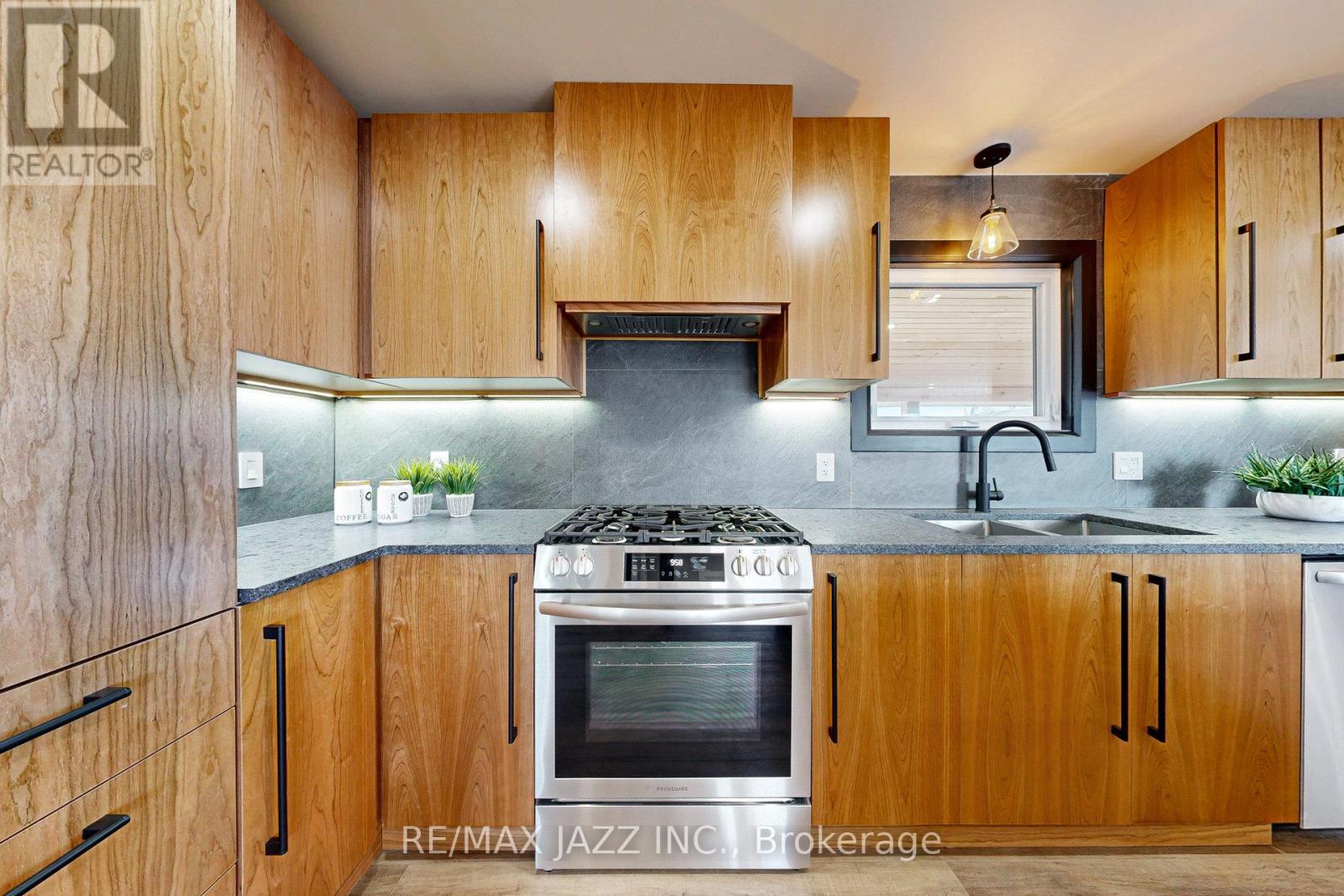 4 County Rd 4, Douro-Dummer, Ontario  K9L 1B9 - Photo 7 - X12116966