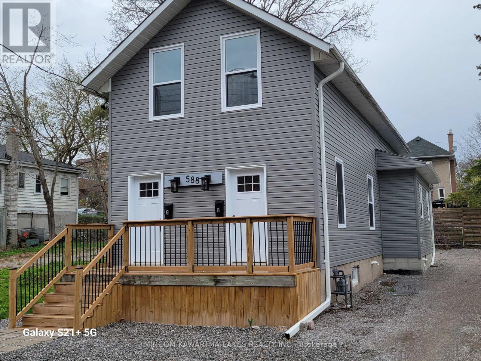 588 Wolfe Street, Peterborough Central (South), Ontario  K9J 2L8 - Photo 1 - X12117038
