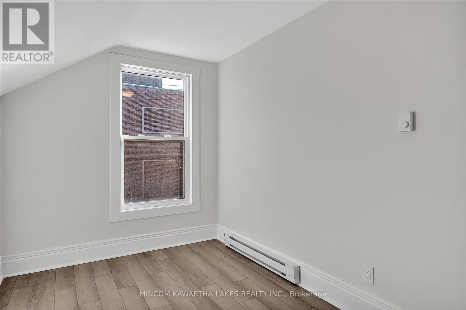 588 Wolfe Street, Peterborough Central (South), Ontario  K9J 2L8 - Photo 28 - X12117038