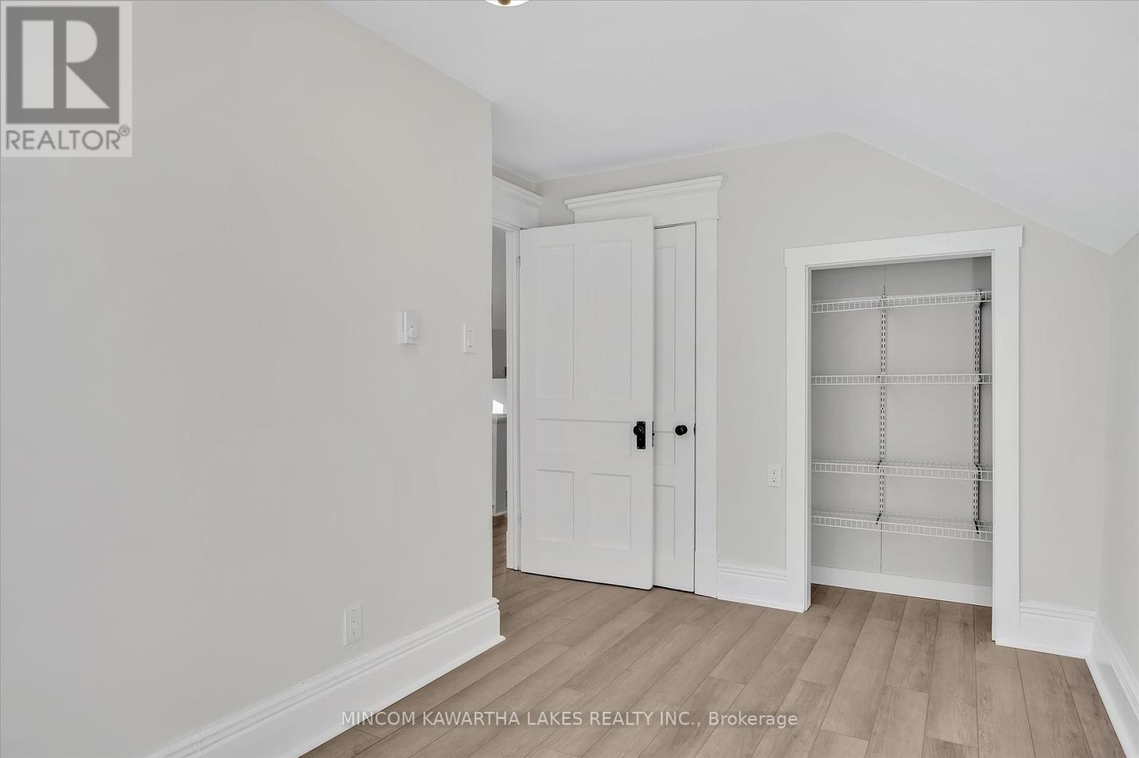 588 Wolfe Street, Peterborough Central (South), Ontario  K9J 2L8 - Photo 29 - X12117038