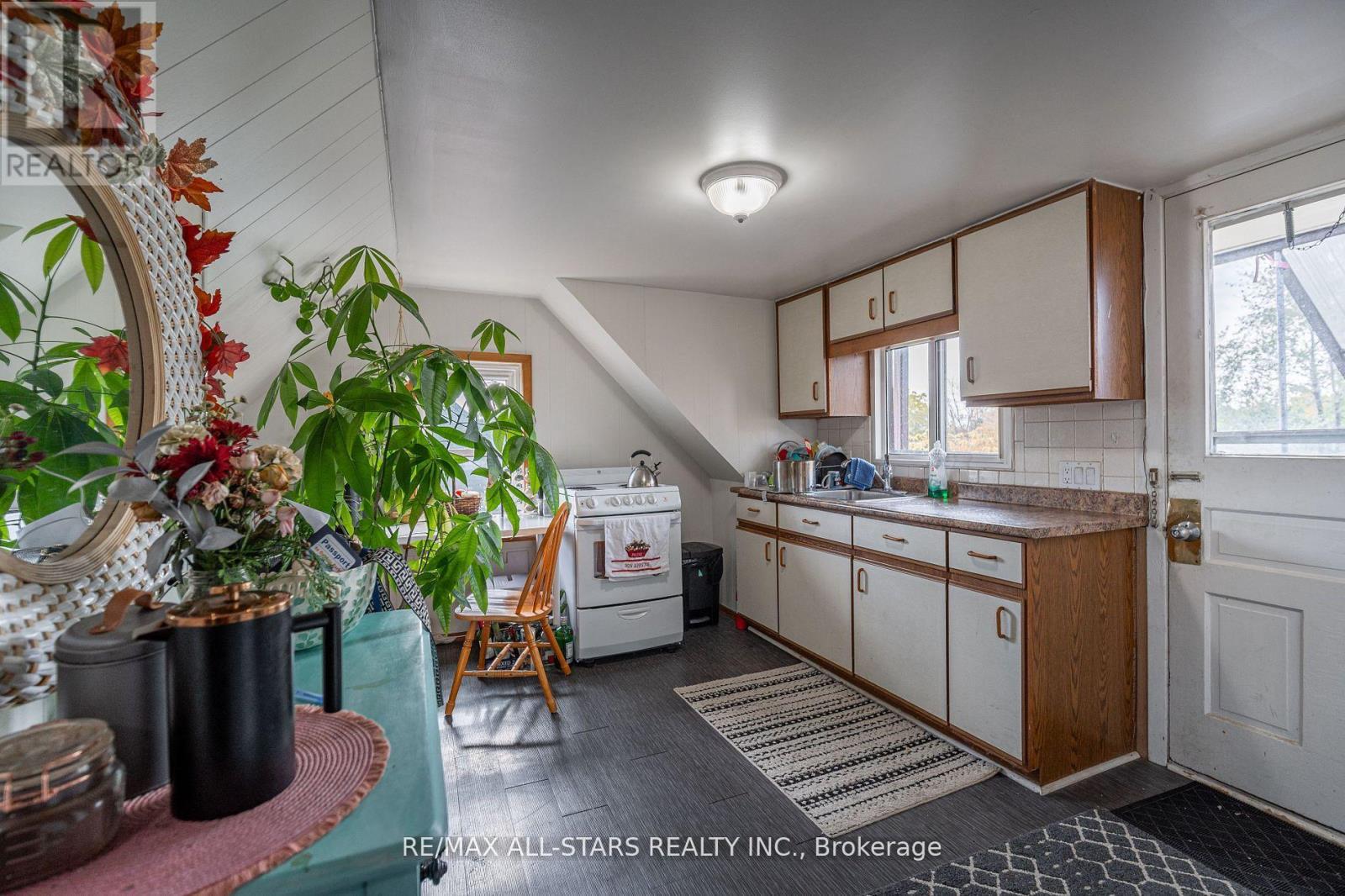 301 Park Street N, Peterborough Central (Old West End), Ontario  K9J 3W6 - Photo 14 - X12117363