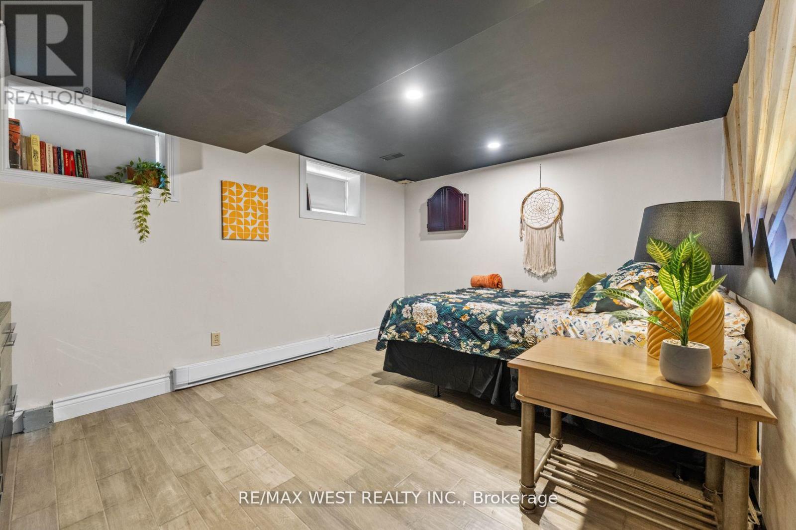 40 Regent Street W, Selwyn, Ontario  K0L 2H0 - Photo 11 - X12116845