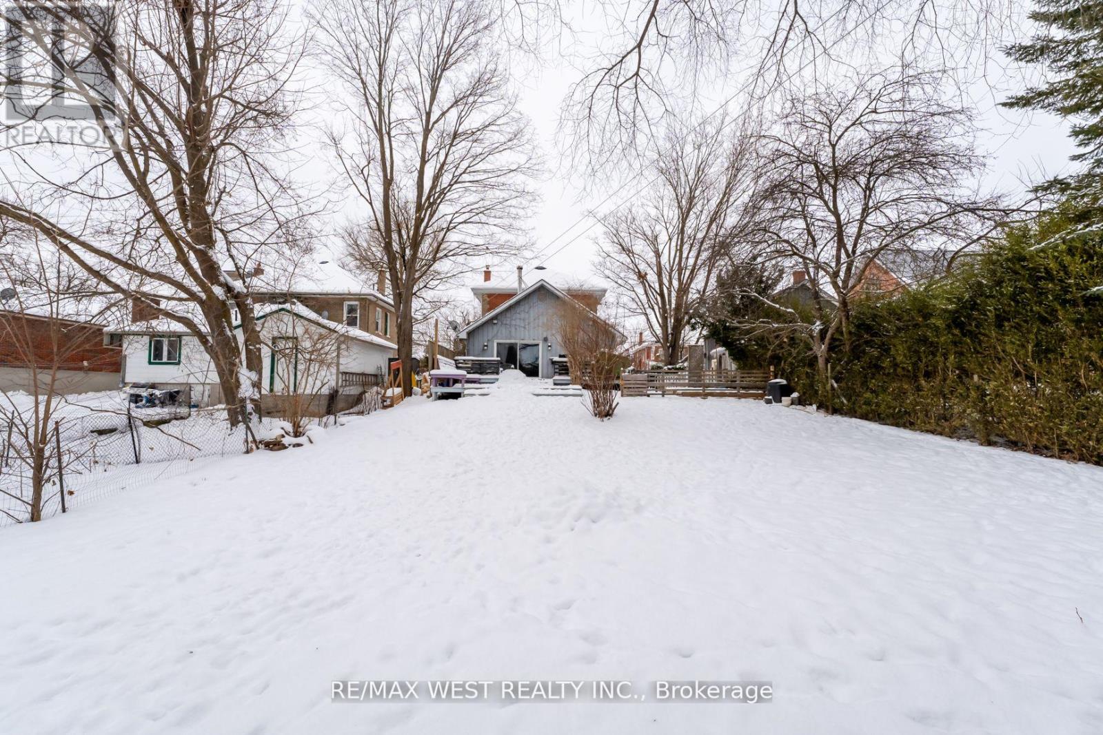 40 Regent Street W, Selwyn, Ontario  K0L 2H0 - Photo 13 - X12116845