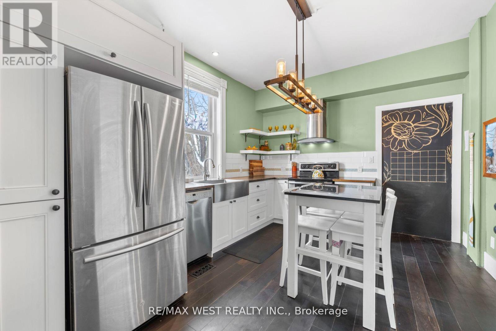 40 Regent Street W, Selwyn, Ontario  K0L 2H0 - Photo 3 - X12116845