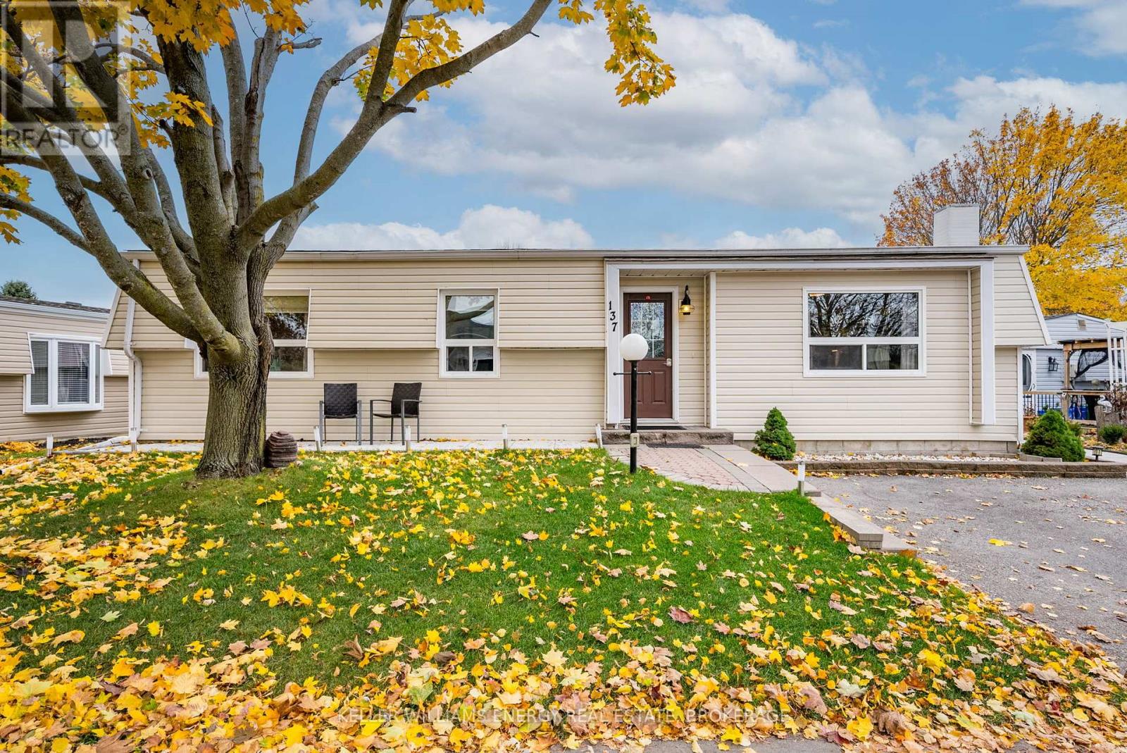 137 Wilmot Trail, Clarington (Newcastle), Ontario  L1B 1B9 - Photo 2 - E12117479