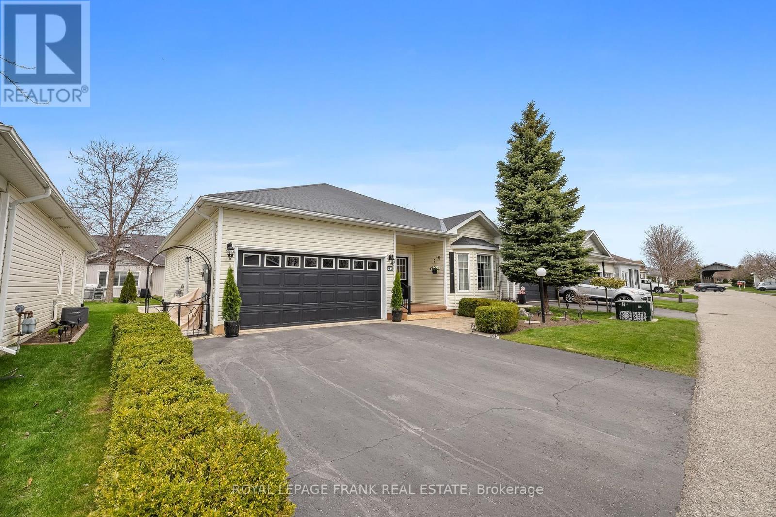 26 Kissingbridge Lane, Clarington (Newcastle), Ontario  L1B 0B2 - Photo 2 - E12118005