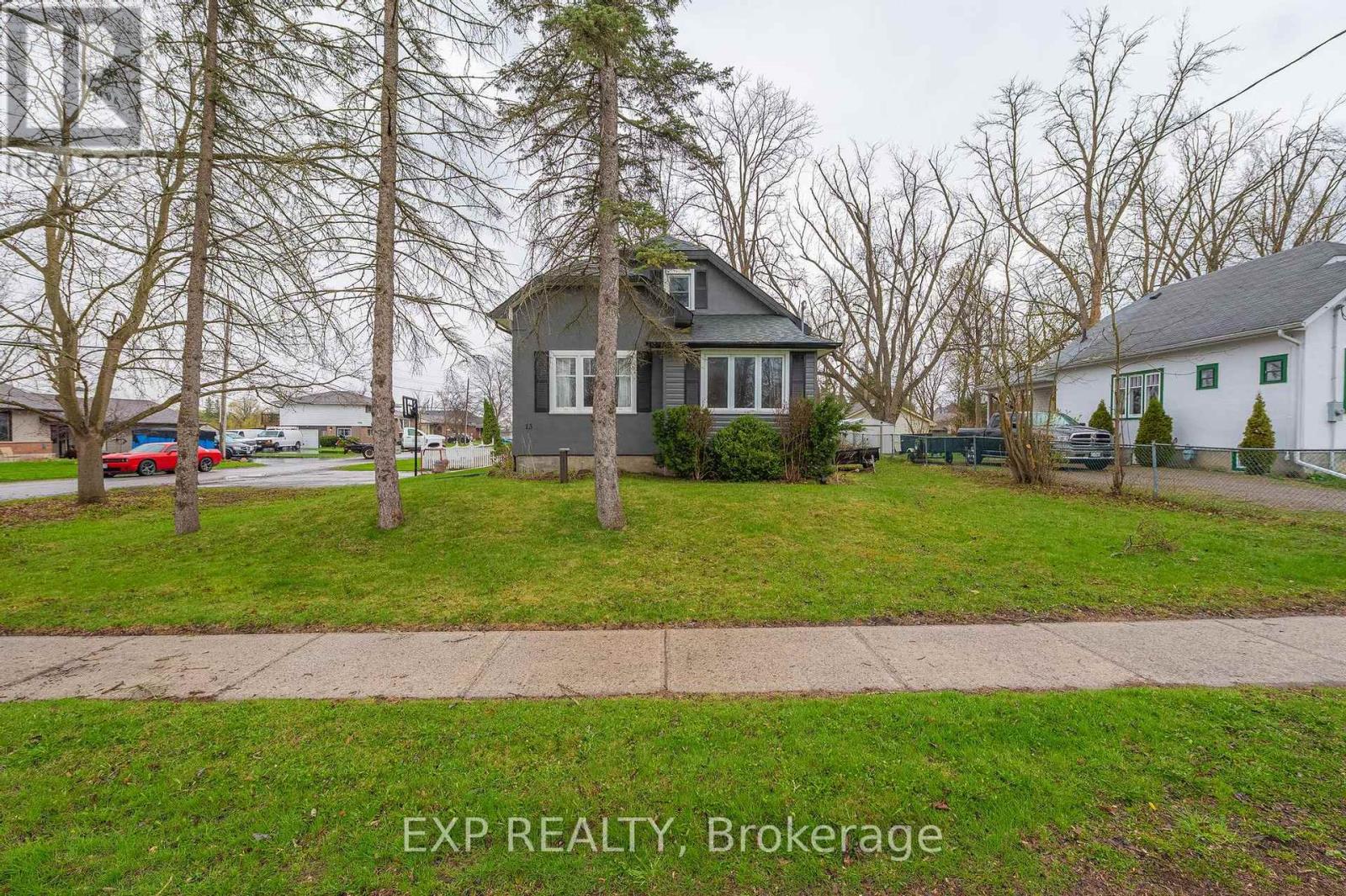 13 Queen Street S, Kawartha Lakes (Omemee), Ontario  K0L 2W0 - Photo 2 - X12117892