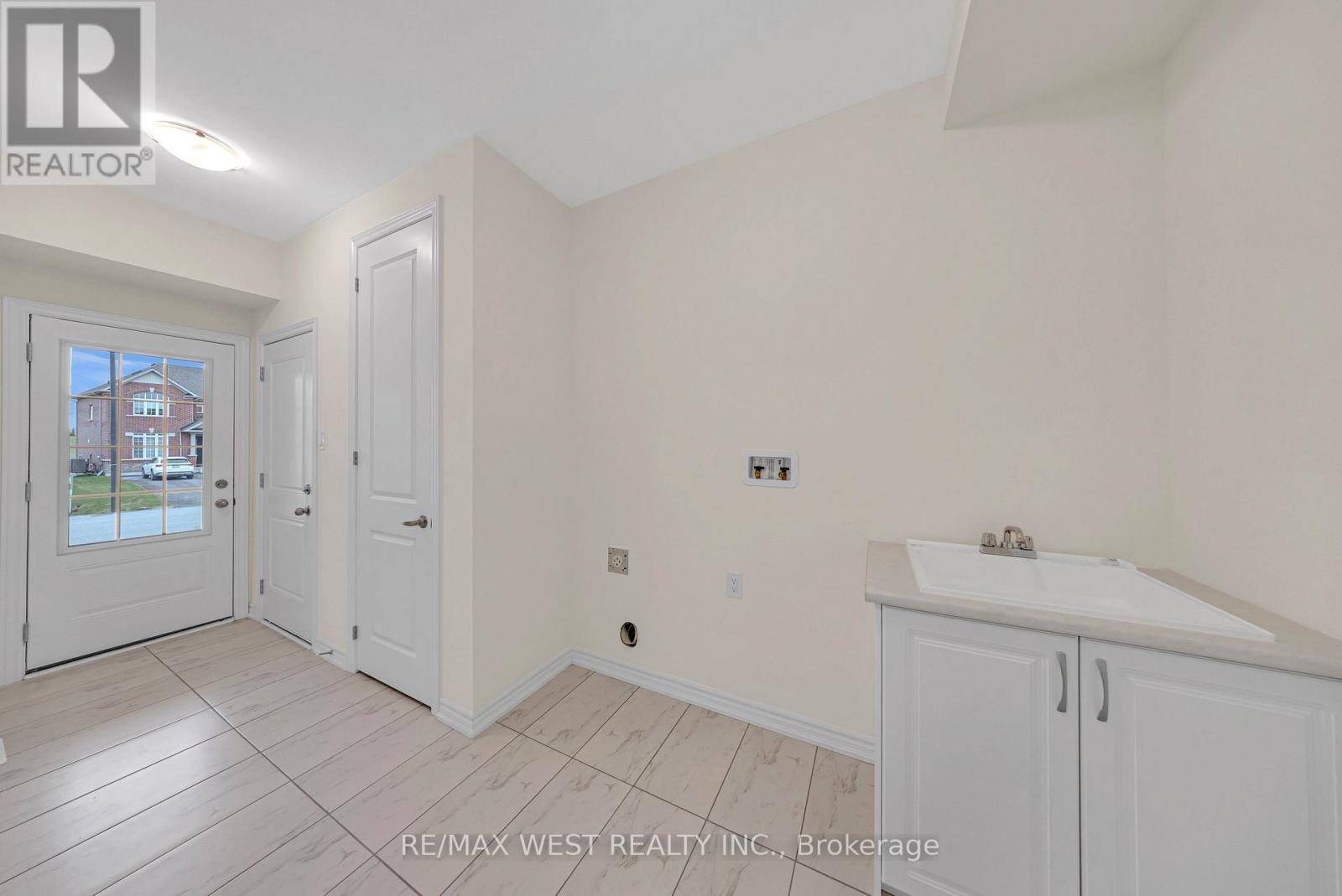99 Golden Meadows Drive, Otonabee-South Monaghan, Ontario  K9J 0K6 - Photo 13 - X12117630