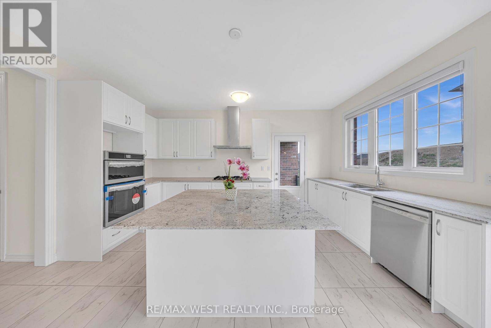 99 Golden Meadows Drive, Otonabee-South Monaghan, Ontario  K9J 0K6 - Photo 15 - X12117630