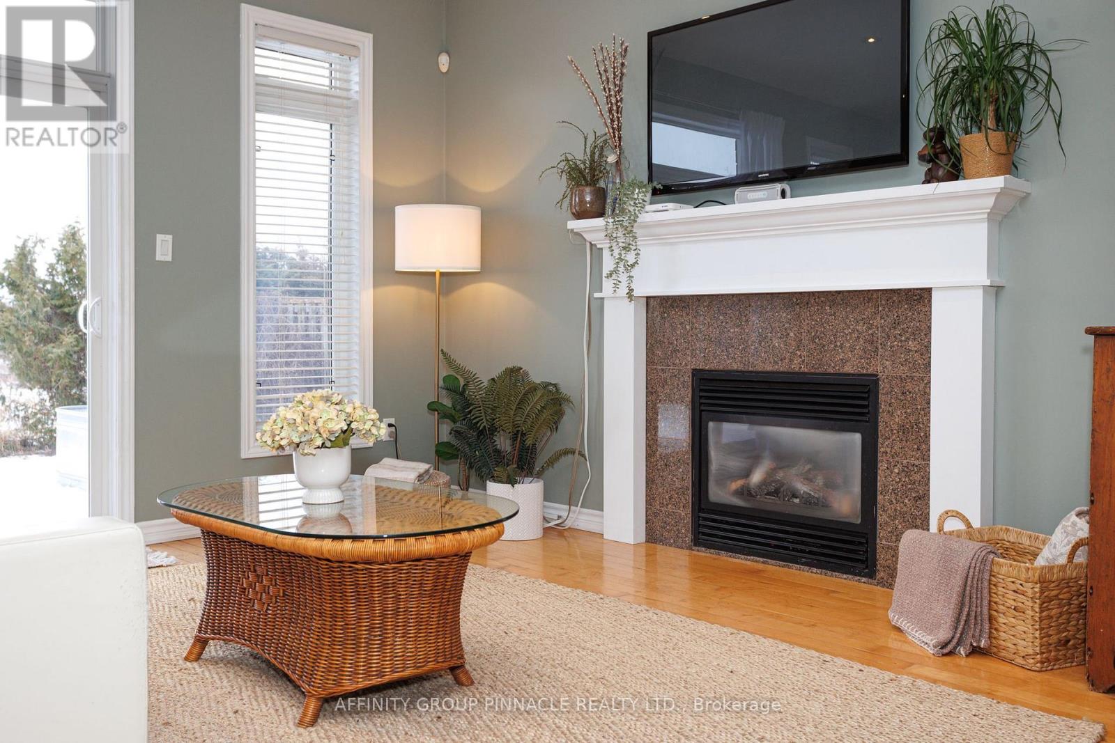 54 Ellis Crescent, Kawartha Lakes (Lindsay), Ontario  K9V 5Y1 - Photo 23 - X12118949