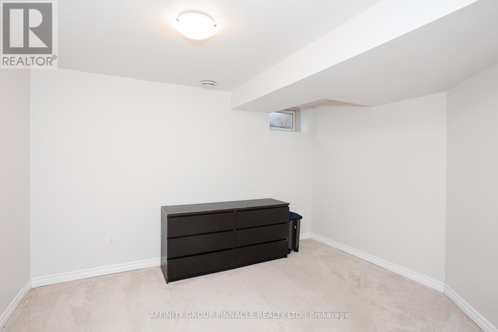 54 Ellis Crescent, Kawartha Lakes (Lindsay), Ontario  K9V 5Y1 - Photo 41 - X12118949