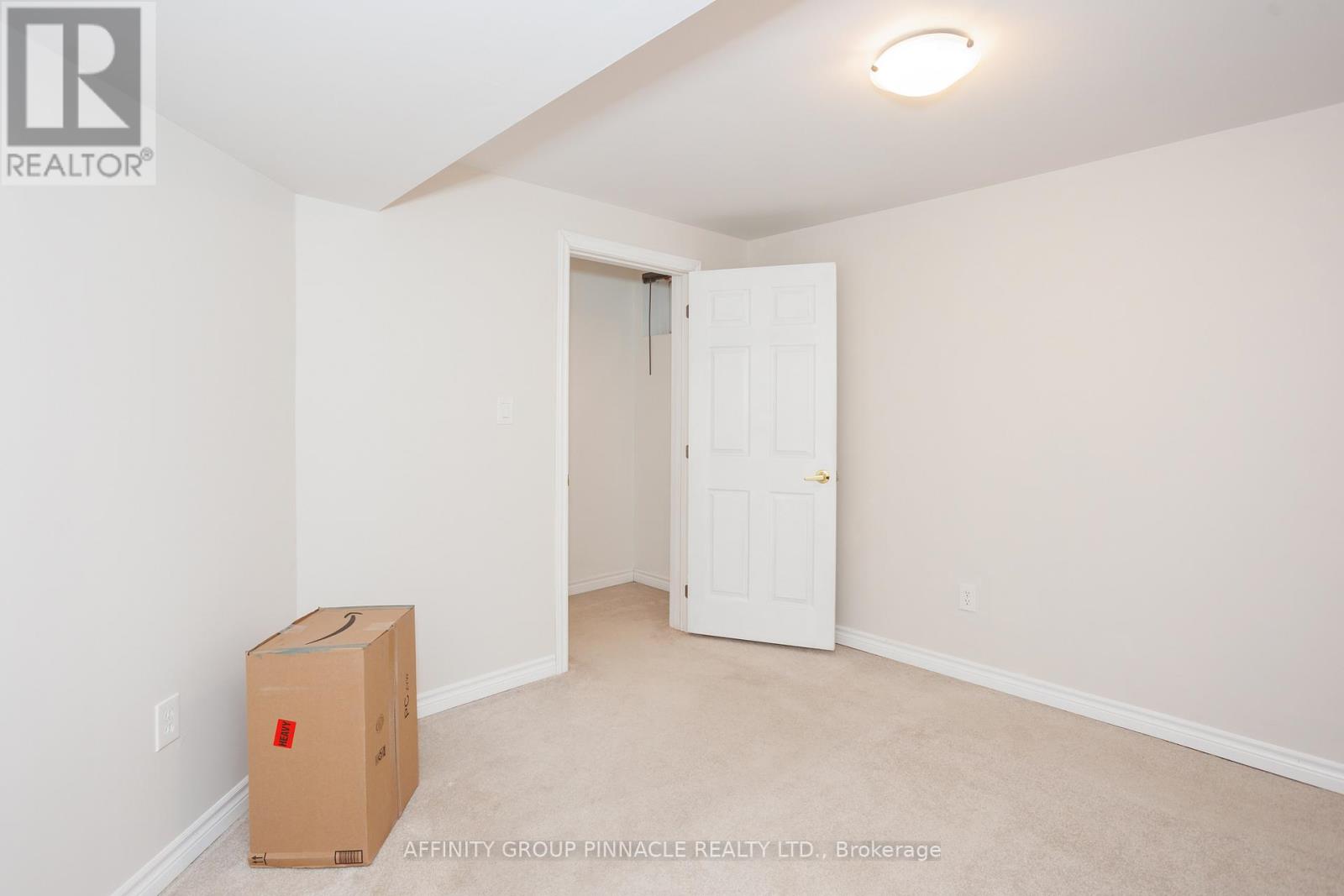 54 Ellis Crescent, Kawartha Lakes (Lindsay), Ontario  K9V 5Y1 - Photo 42 - X12118949