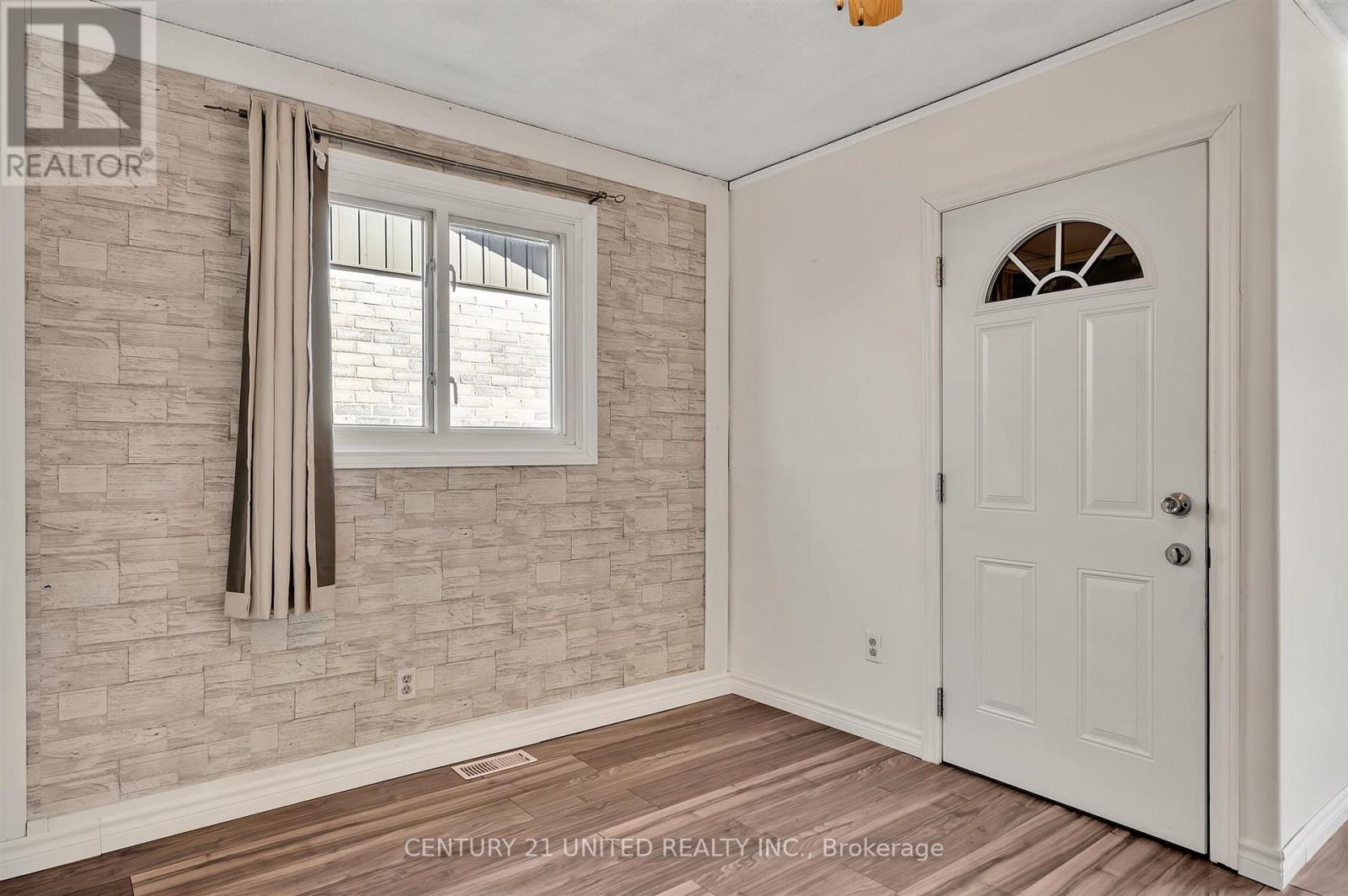 719 Mountain Ash Road, Peterborough South (West), Ontario  K9J 8K1 - Photo 12 - X12119075