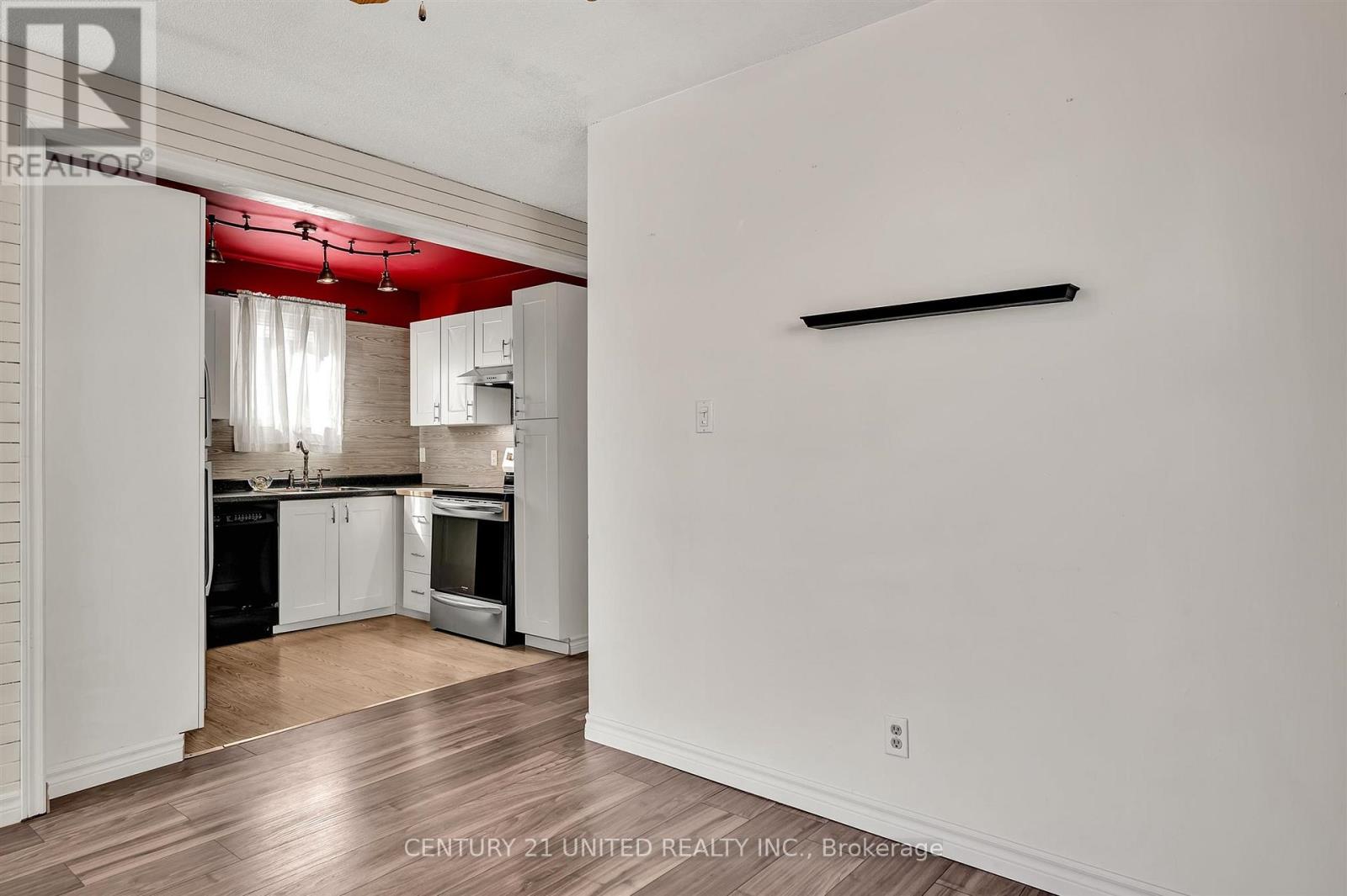 719 Mountain Ash Road, Peterborough South (West), Ontario  K9J 8K1 - Photo 13 - X12119075