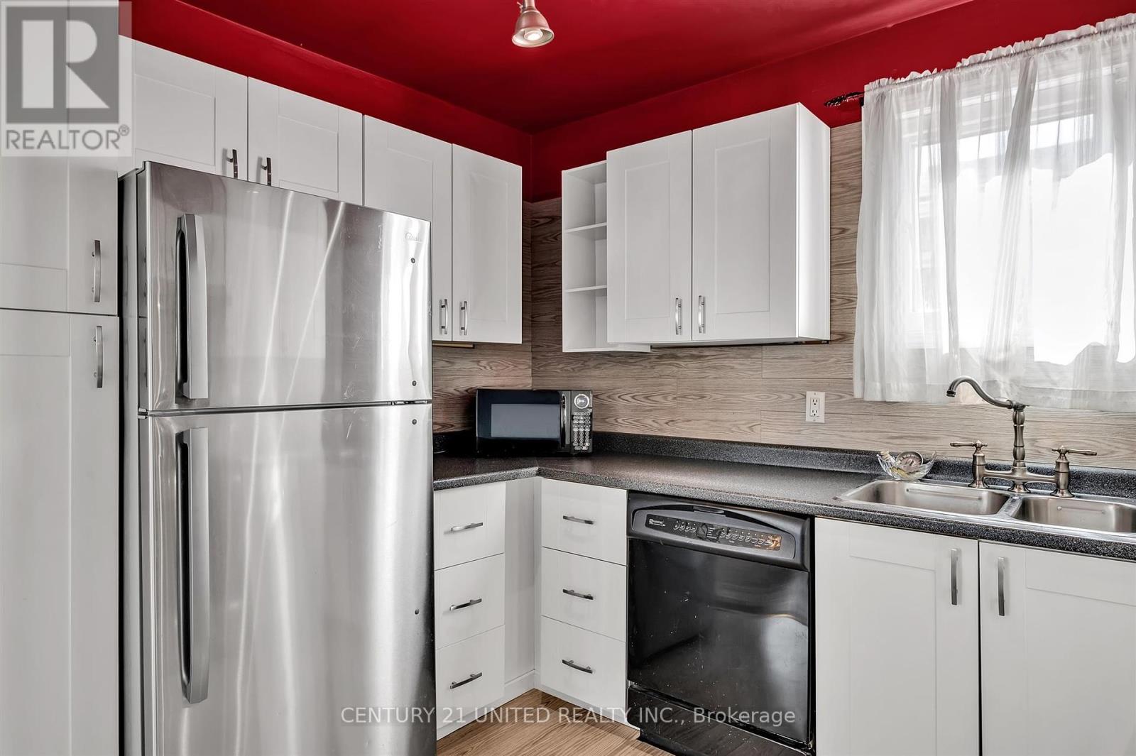 719 Mountain Ash Road, Peterborough South (West), Ontario  K9J 8K1 - Photo 17 - X12119075
