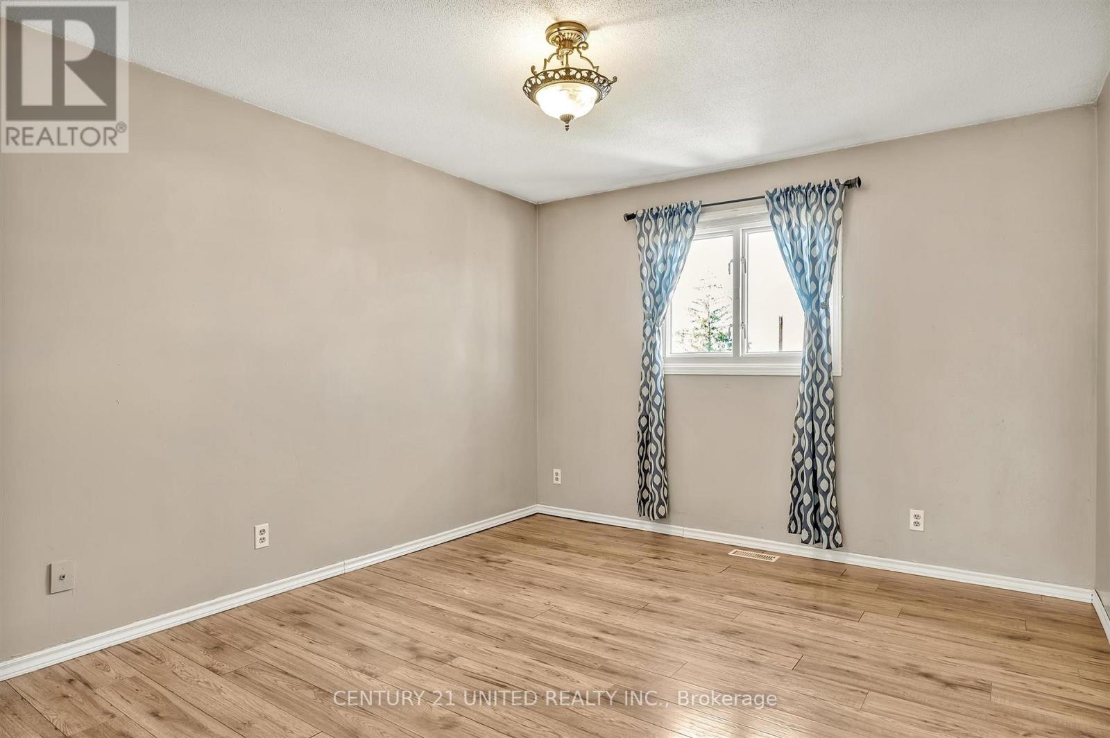 719 Mountain Ash Road, Peterborough South (West), Ontario  K9J 8K1 - Photo 20 - X12119075