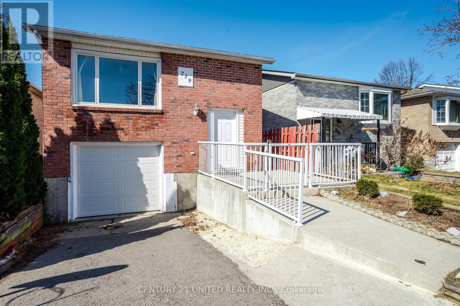 719 Mountain Ash Road, Peterborough South (West), Ontario  K9J 8K1 - Photo 3 - X12119075