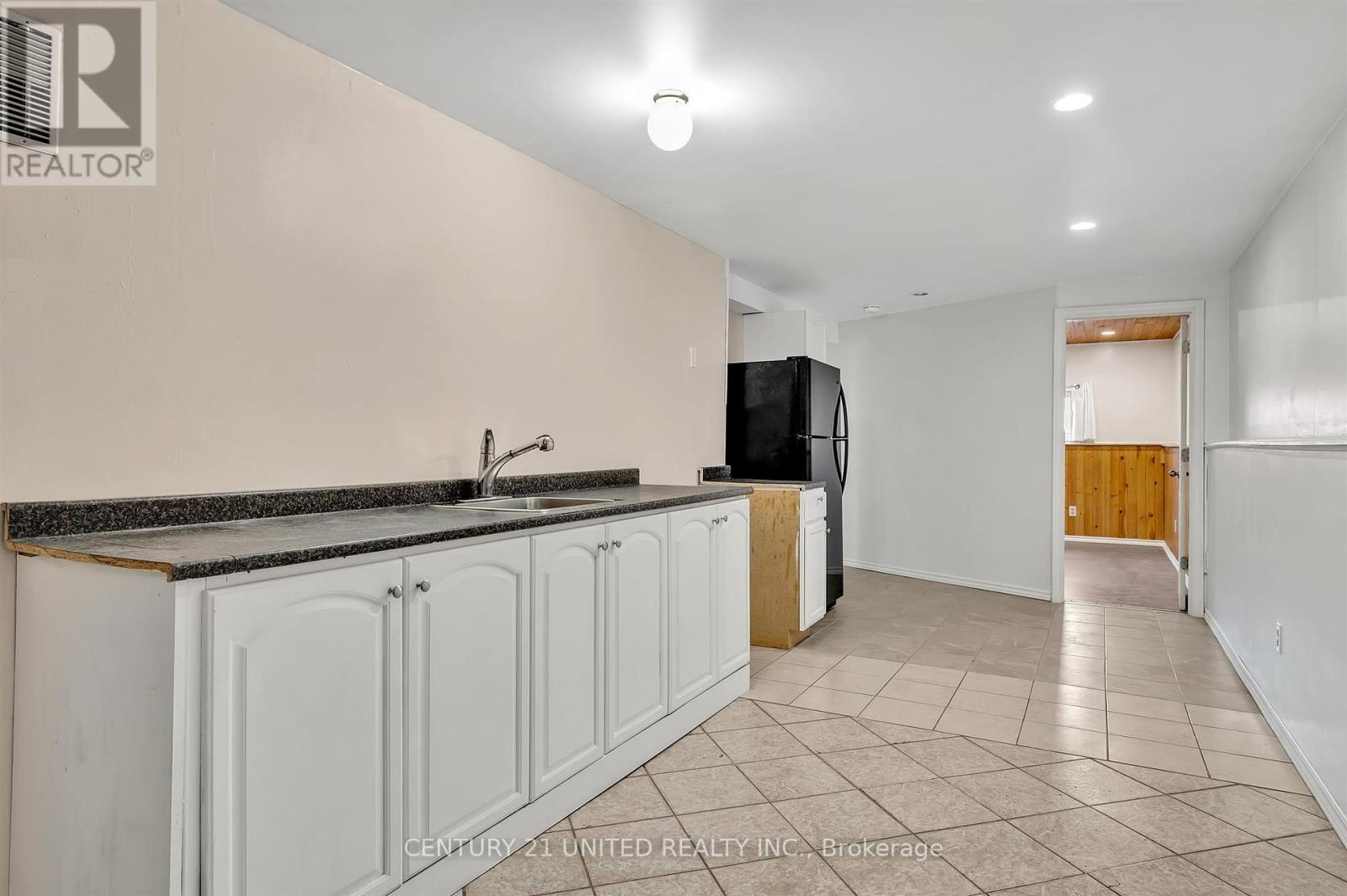 719 Mountain Ash Road, Peterborough South (West), Ontario  K9J 8K1 - Photo 30 - X12119075