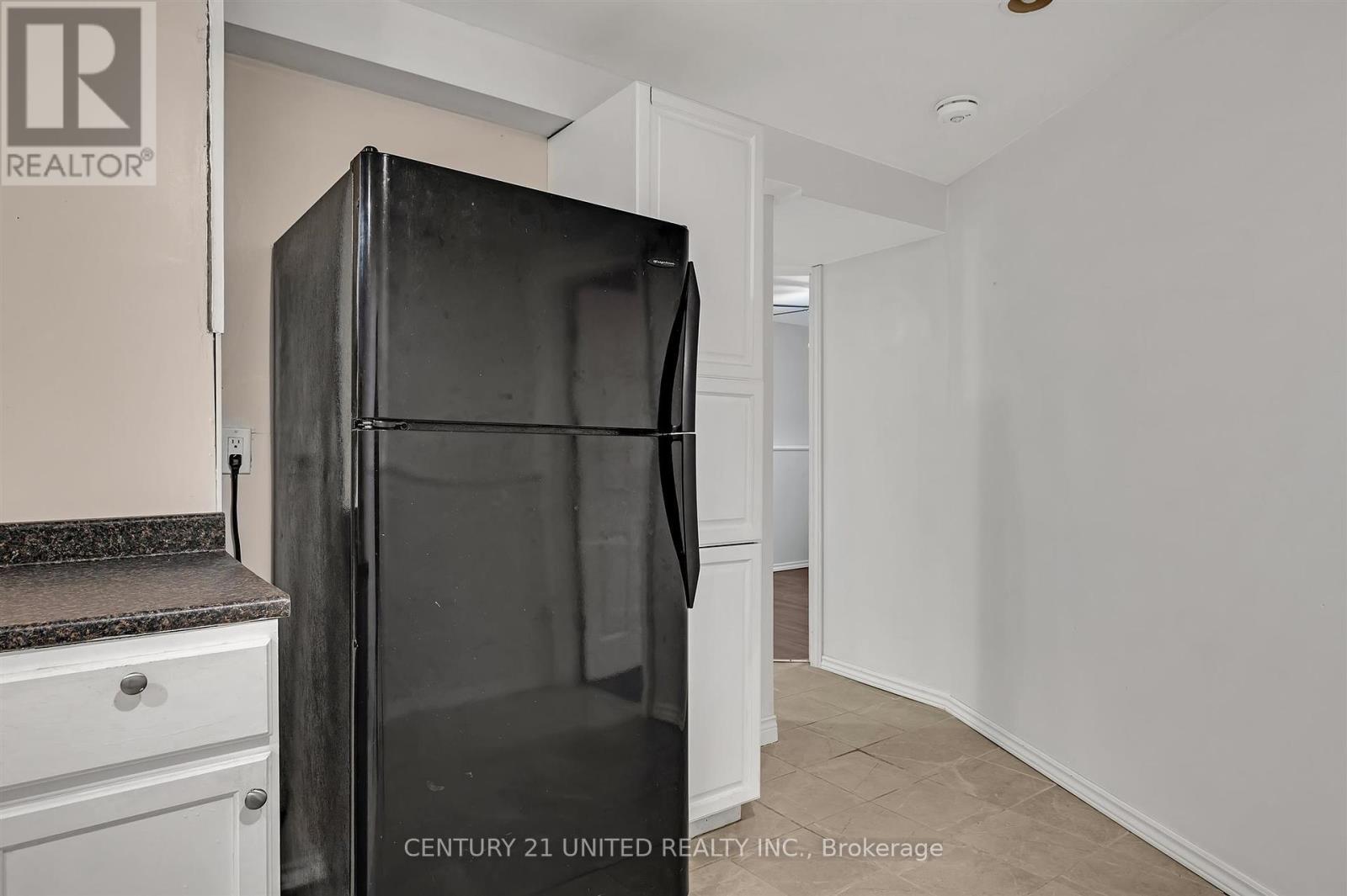 719 Mountain Ash Road, Peterborough South (West), Ontario  K9J 8K1 - Photo 32 - X12119075