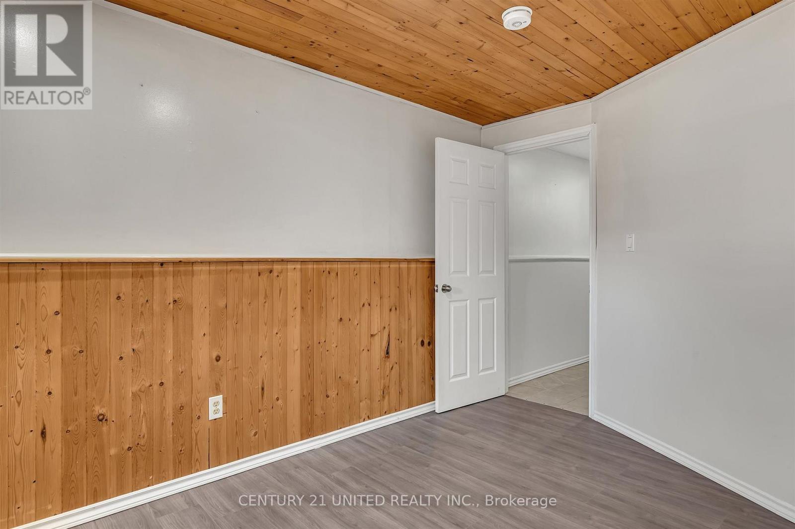719 Mountain Ash Road, Peterborough South (West), Ontario  K9J 8K1 - Photo 34 - X12119075